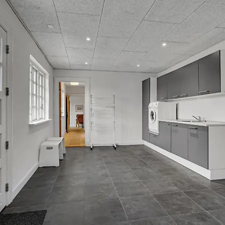 6 Bedroom Gorgeous In Feriehus