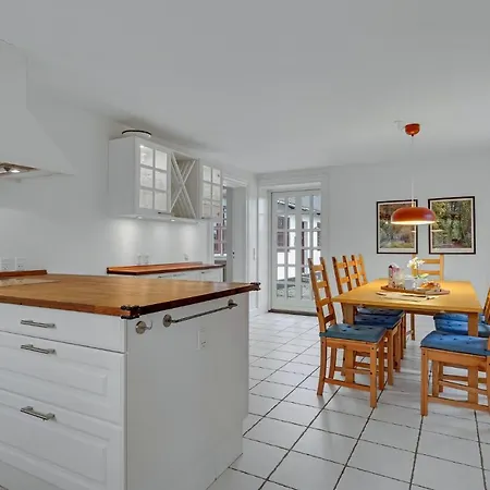 6 Bedroom Gorgeous In Feriehus *
