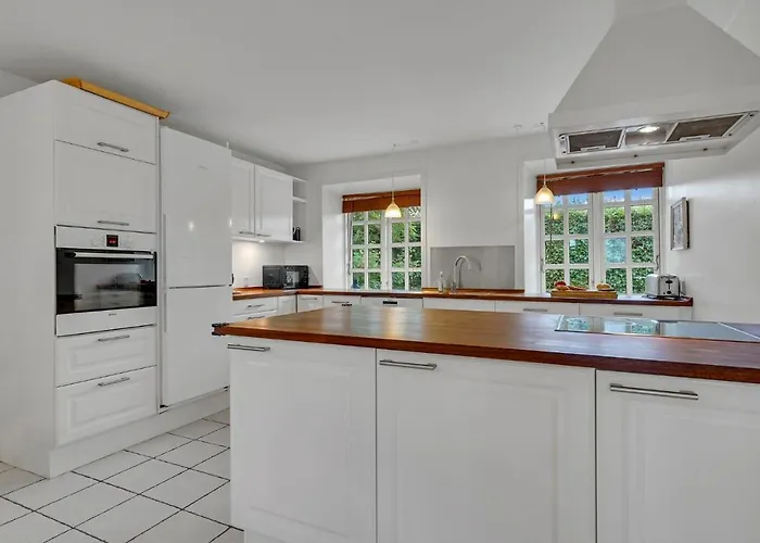 6 Bedroom Gorgeous In 펜션 *