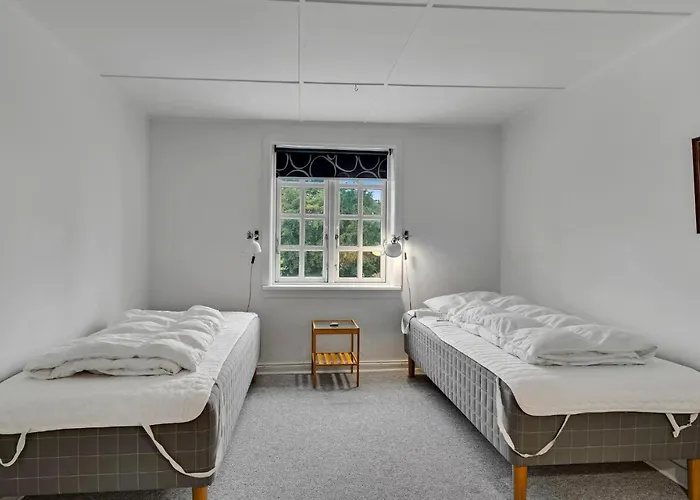 6 Bedroom Gorgeous In * Kvaerndrup