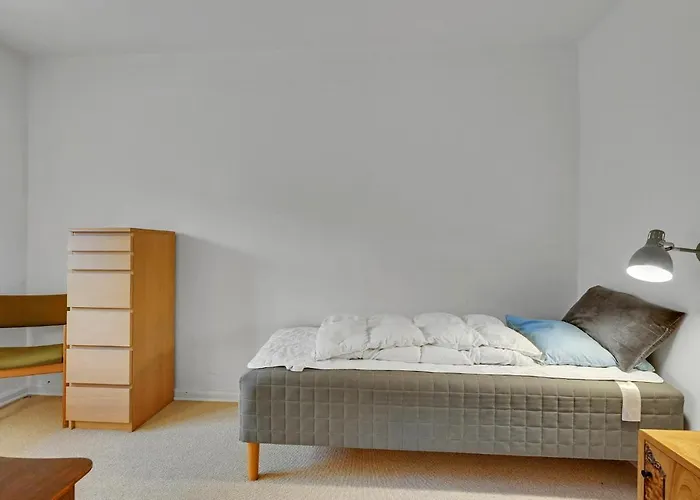 6 Bedroom Gorgeous In Kvaerndrup